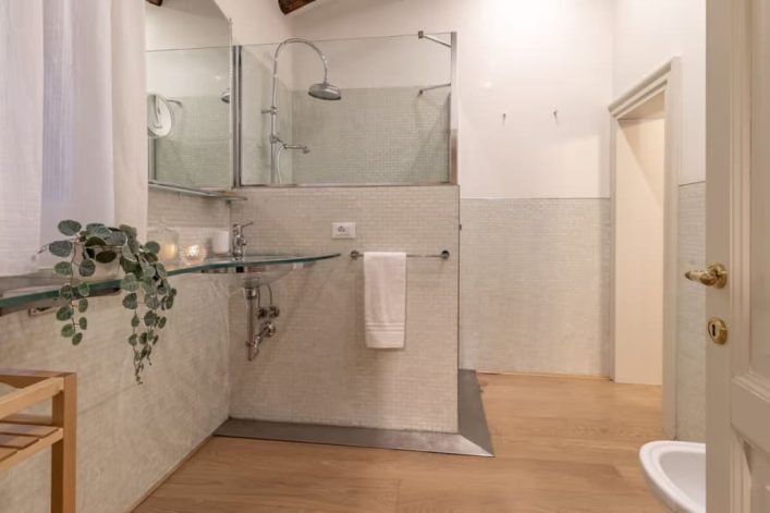 Holidu_RivaDegliSchiavoniBoutiqueApartment_Venedig_ID50042701_Bad