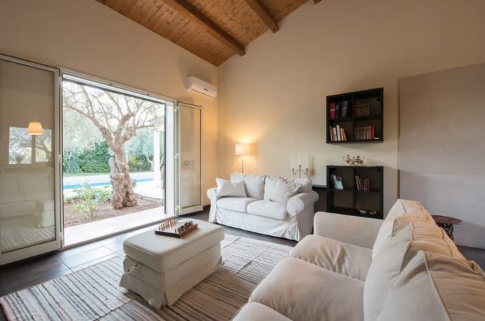 Holidu_VillaSilva_Sizilien_ID38634751_Wohnzimmer